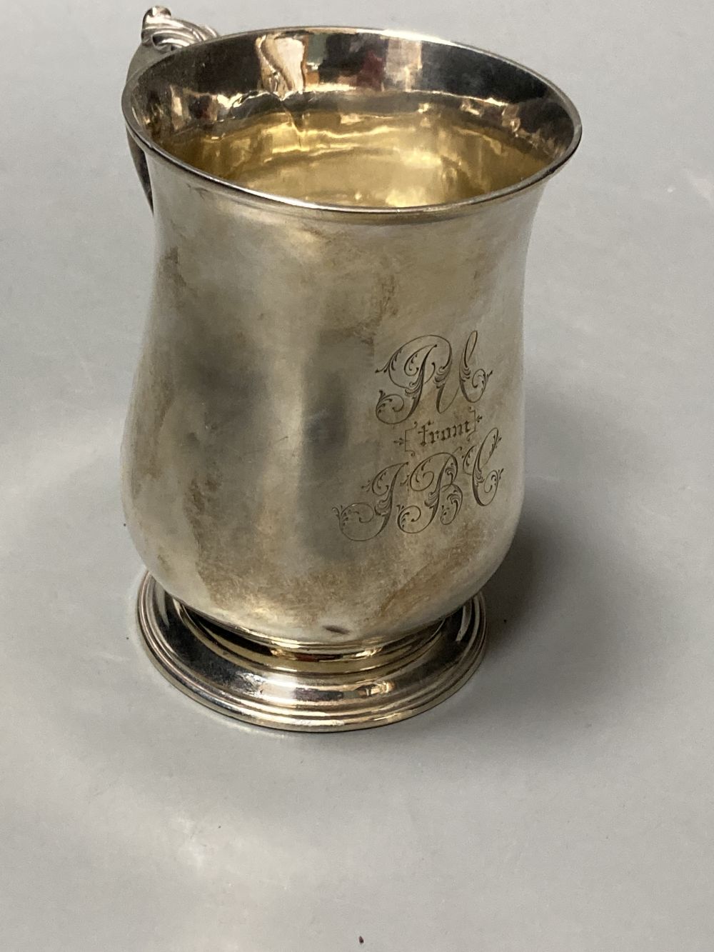 An early George III silver baluster shaped mug, William Cripps, London, 1760, 10.7cm, 6oz.
